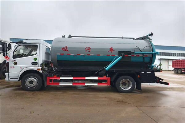 東風凱普特吸污車，容積8.5立方，朝柴170，萬里揚6擋，國六標準