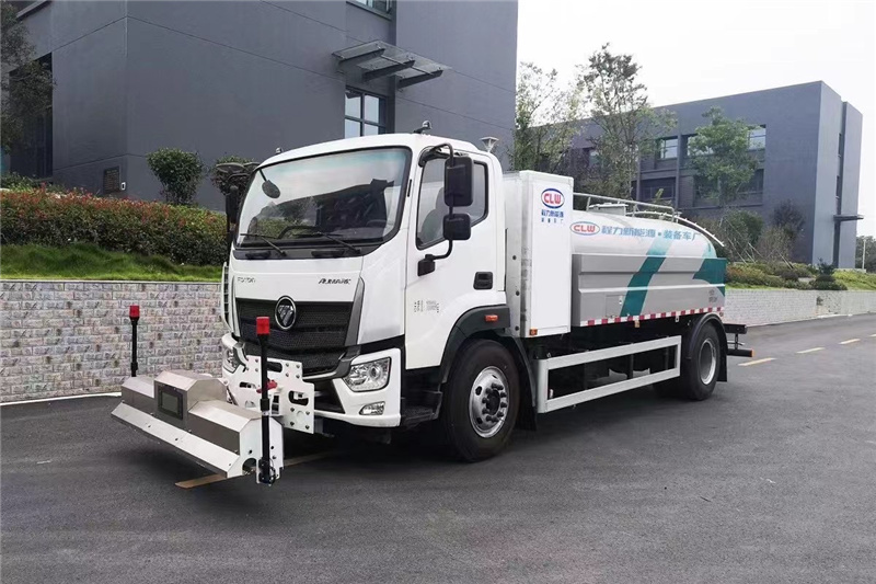 每天一款財(cái)富車型推薦：純電動(dòng)福田路面清洗車由機(jī)械、液壓、電控三部分合為一體的專用沖洗作業(yè)車