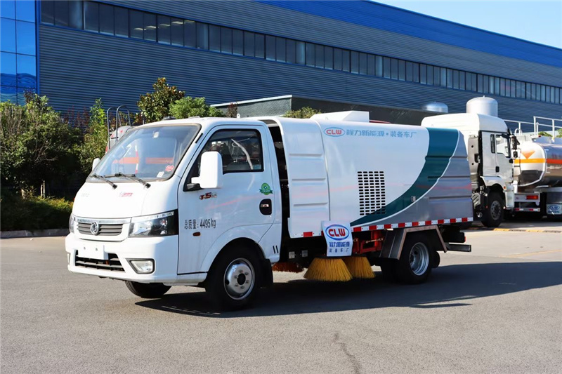 每天一款財富車型推薦?：純電動?xùn)|風(fēng)途逸掃路車進一步演變成為智能化多功能型掃路車