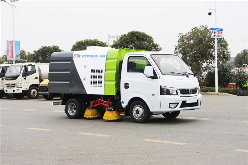 東風(fēng)途逸微卡國六掃路車有純電動、汽油、柴油三種動力可供選擇