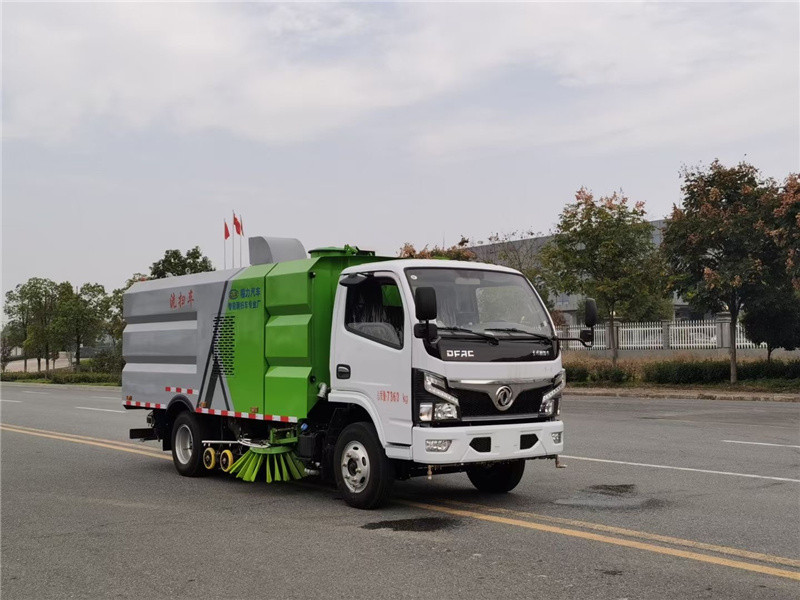 東風(fēng)純電動洗掃車功能齊全，作業(yè)模式豐富，智能化程度高