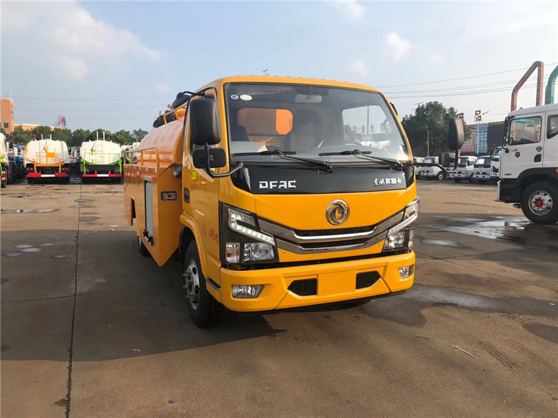 東風(fēng)牌多利卡國六管道疏通車可個性化定制，安全程度高，設(shè)計合理