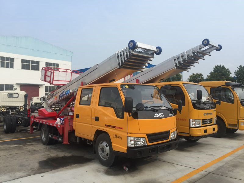 東風(fēng)雙排高空作業(yè)車布局美觀，操作平穩(wěn)，維護方便