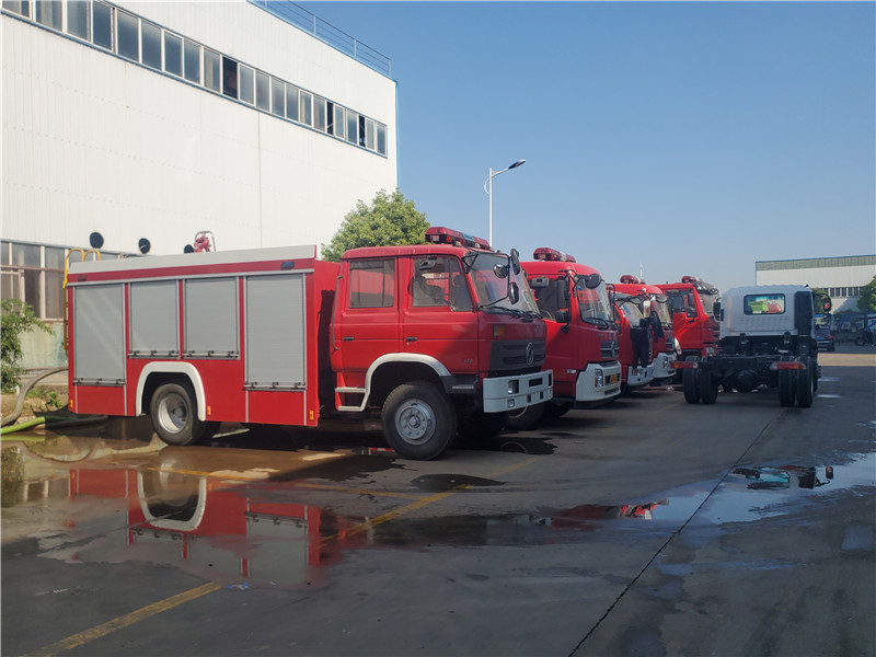 東風(fēng)多功能國六8噸消防灑水車機(jī)動靈活、操控性好、維修簡便